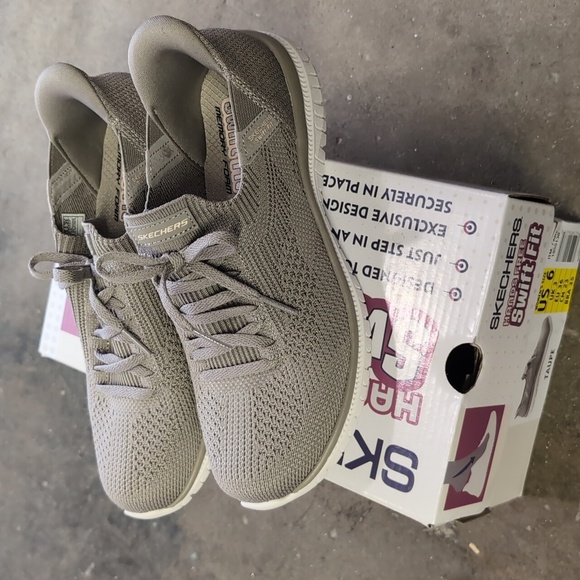 Skechers Women's Hands Free Swift Fit Slip On - Picture 3 of 11